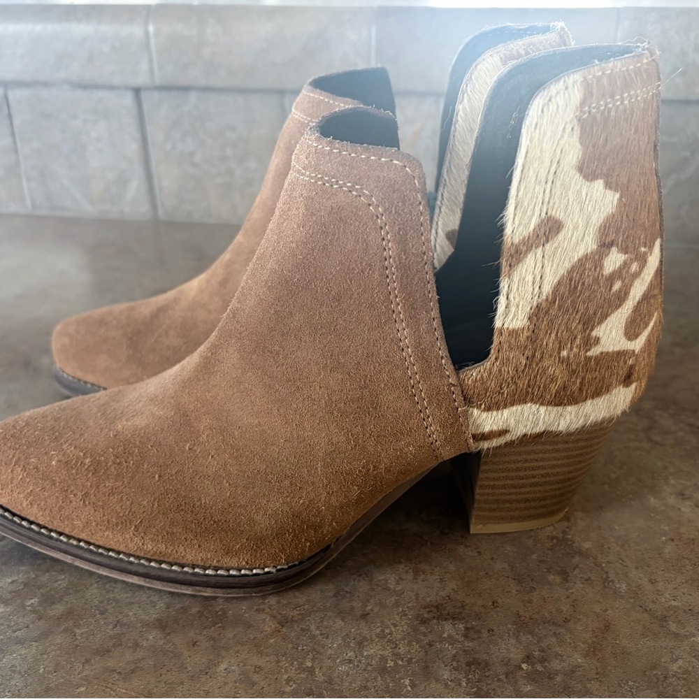 Roper Tan Suede Ankle Boots with Cowhide Detail never worn. Fits like a size 7.